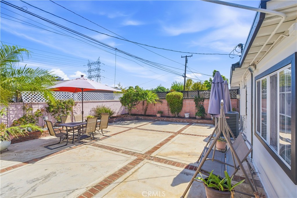 2102 Pattiz Avenue