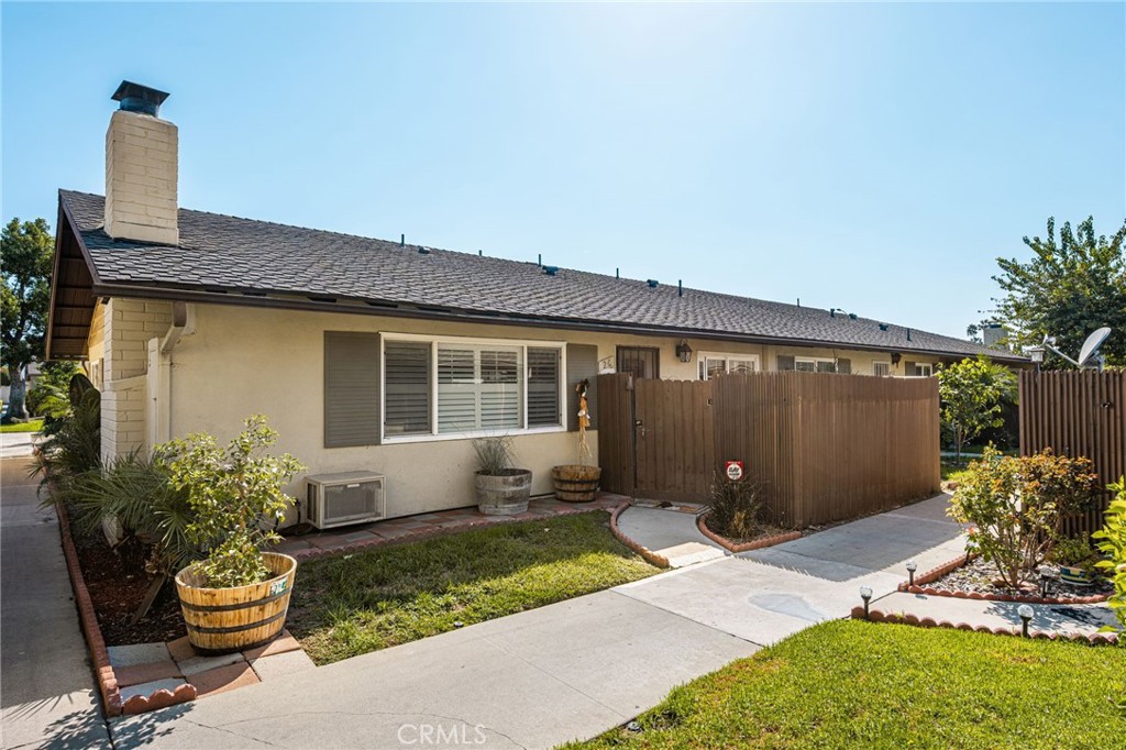 134 S Magnolia Avenue 2C