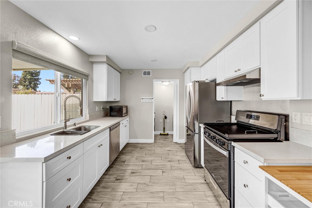 12827 Newhope