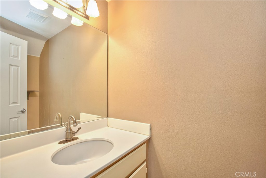 1069 S Positano