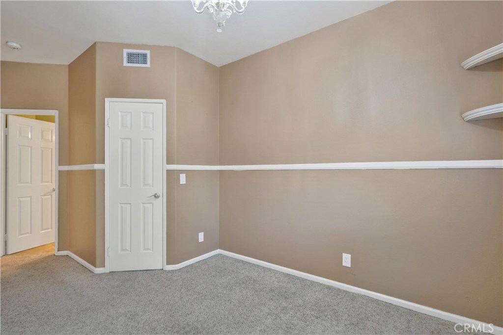 1069 S Positano