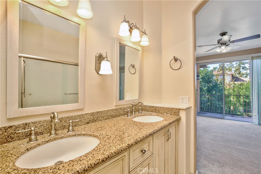 1069 S Positano