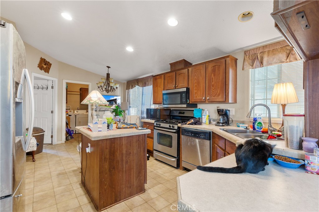 9080 Bloomfield