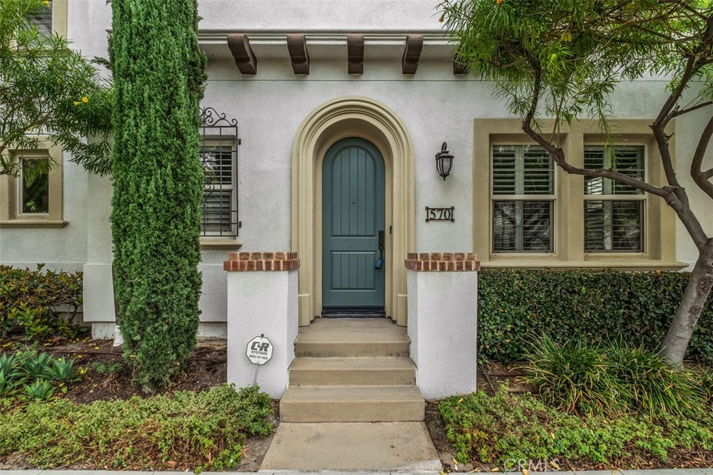 570 S Kroeger Street