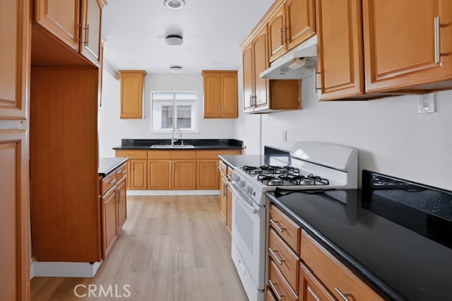 2205 W 9th