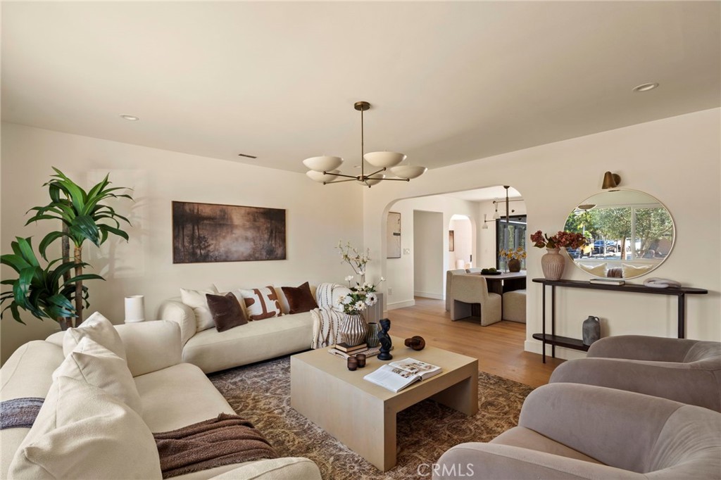 13402 Winthrope