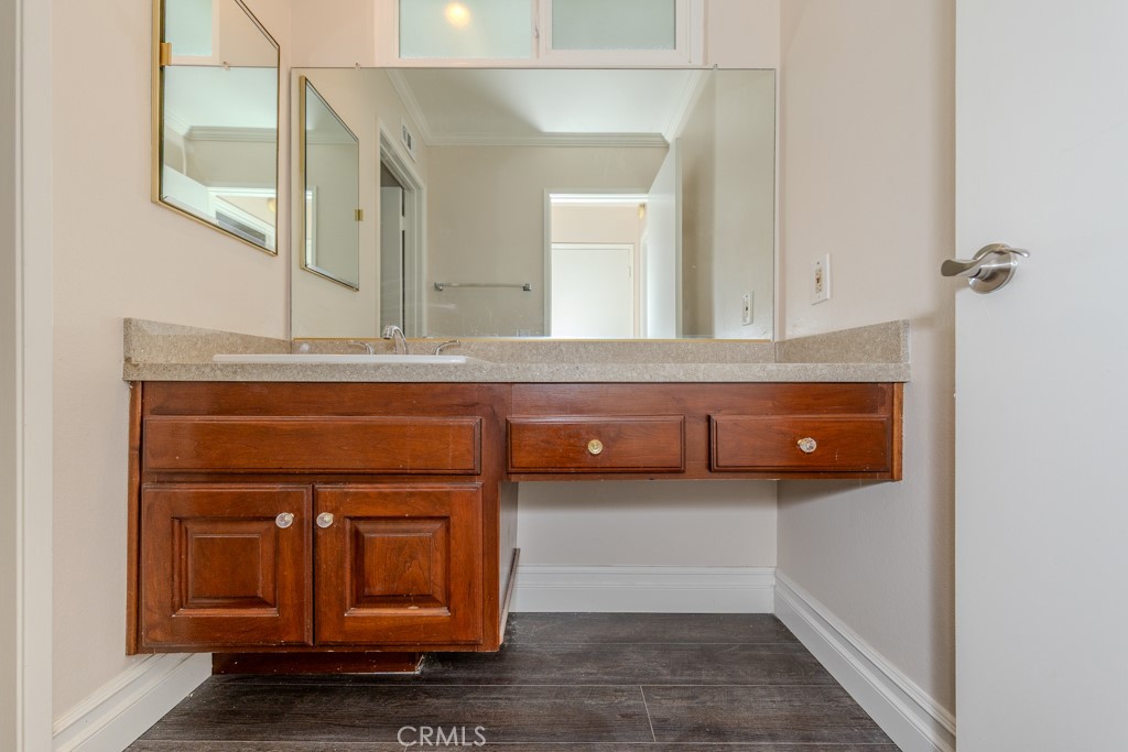 4711 E Fairfield Street