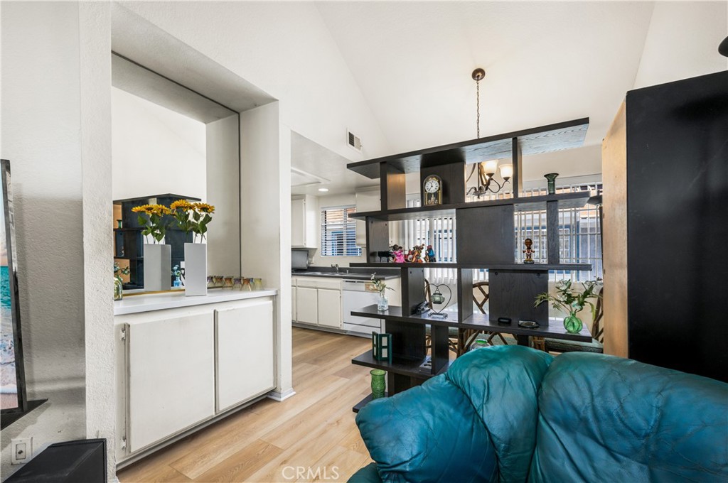 515 E Hazel 6