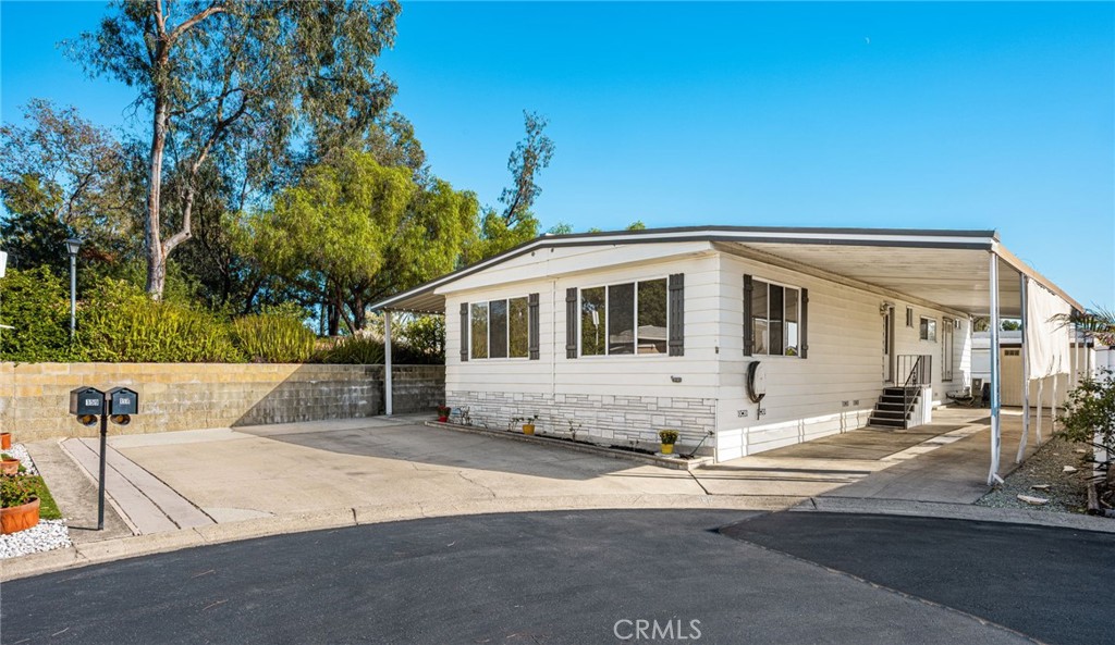 2851 Rolling Hills