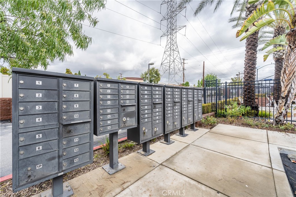 715 S Azusa Avenue C