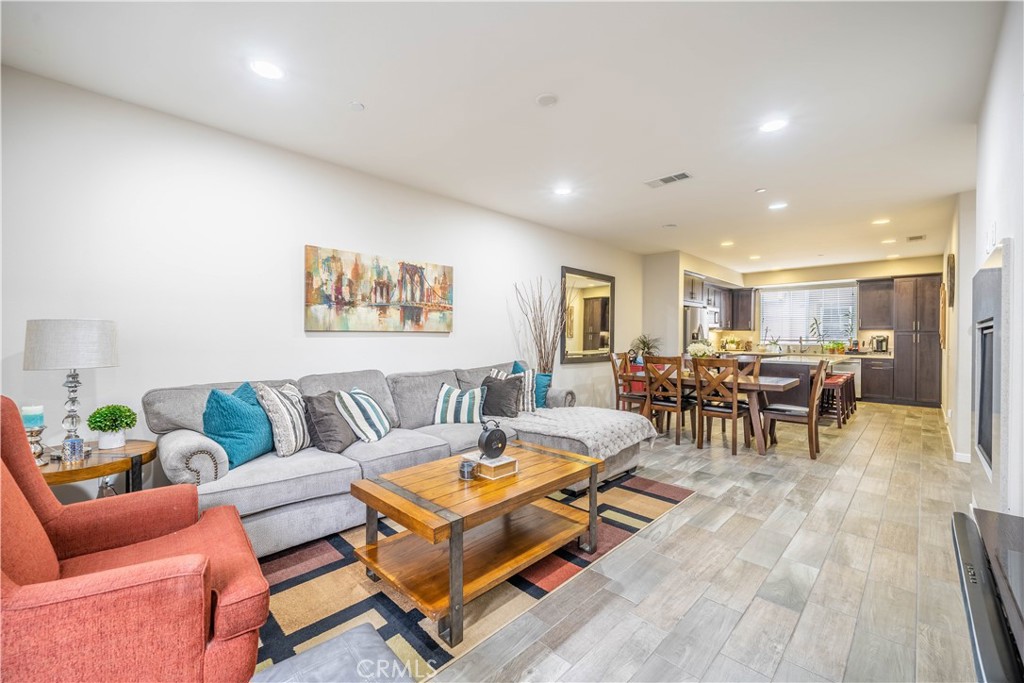 715 S Azusa Avenue C
