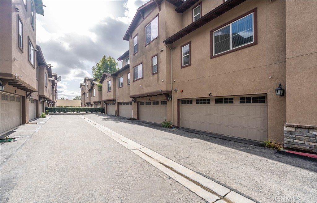 715 S Azusa Avenue C