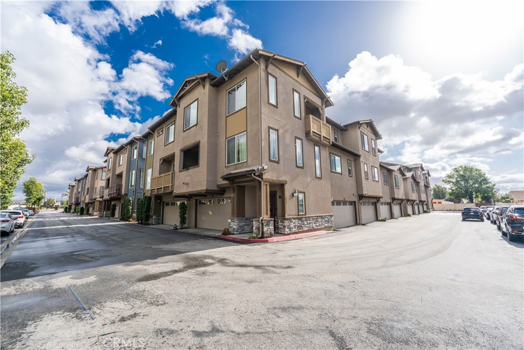 715 S Azusa Avenue C