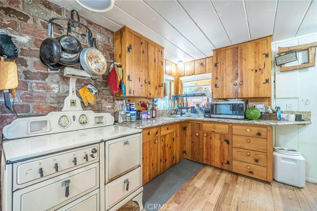 538 Sunset View Road