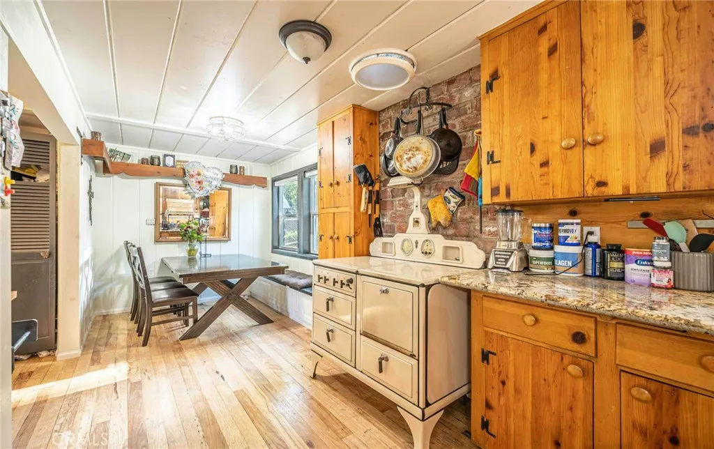538 Sunset View Road