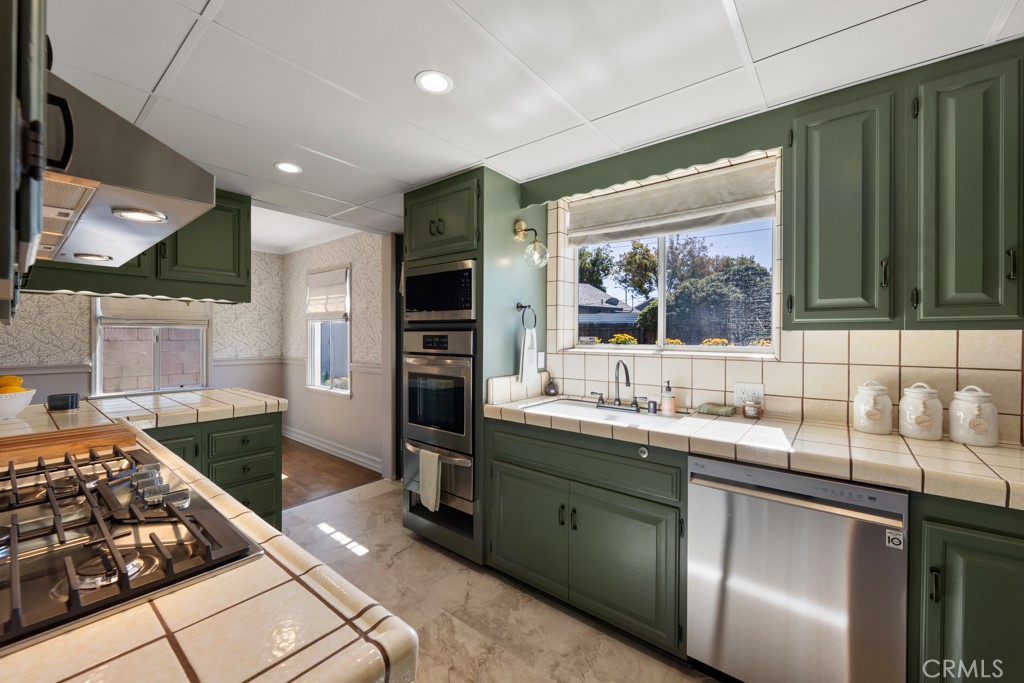 216 East 45th Street