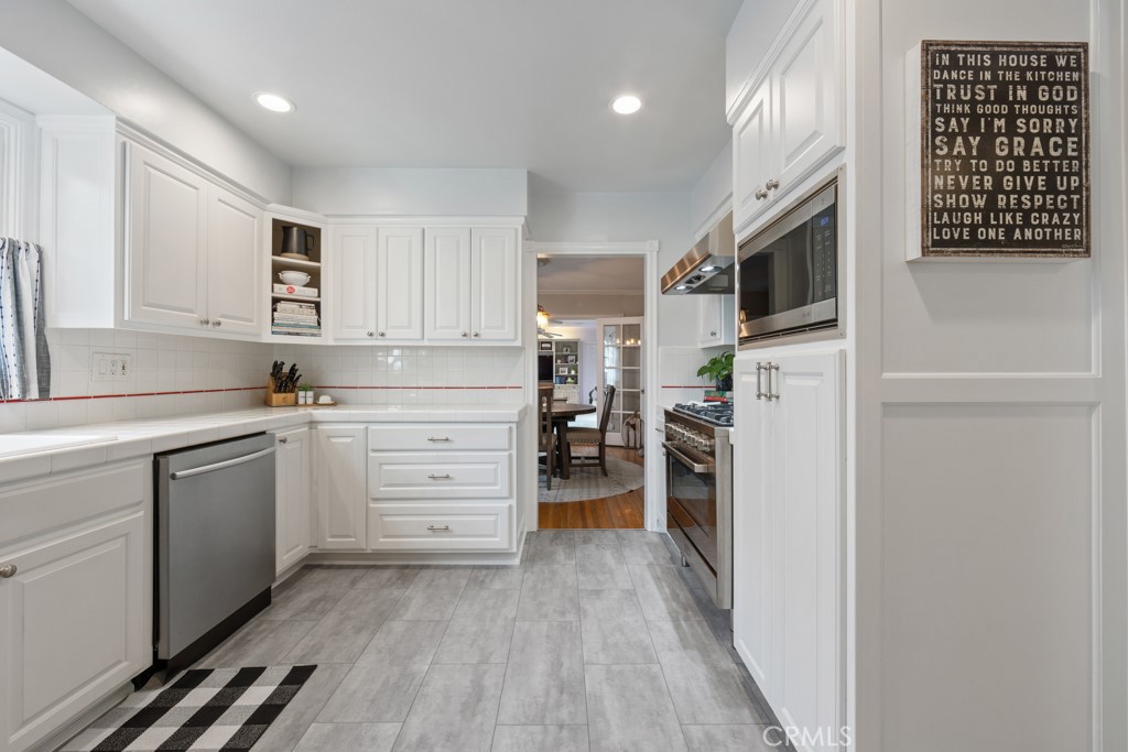 6880 East 10th Street