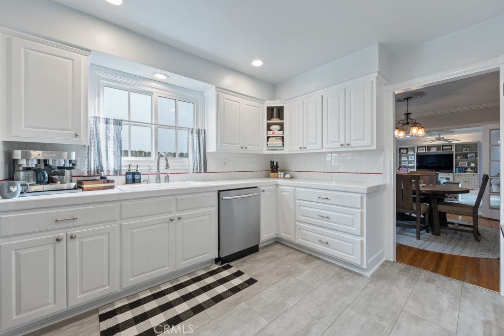 6880 East 10th Street