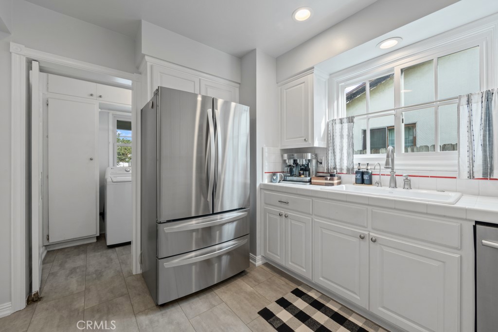 6880 East 10th Street