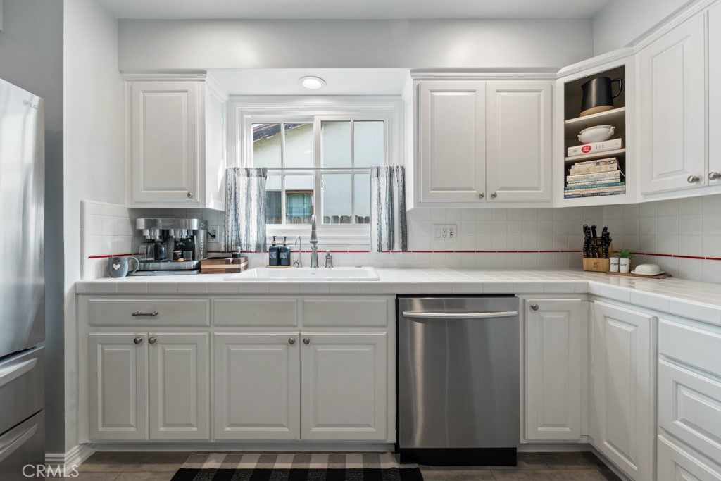 6880 East 10th Street