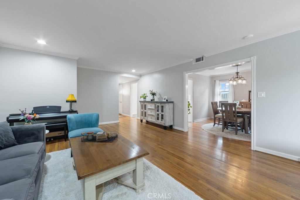 6880 East 10th Street