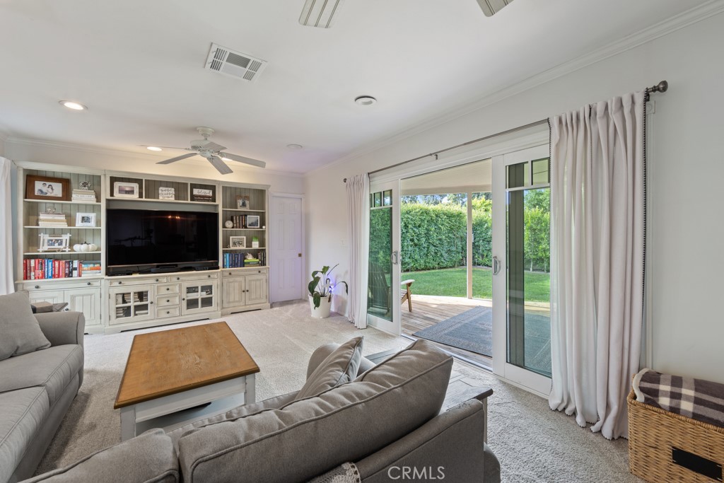 6880 East 10th Street