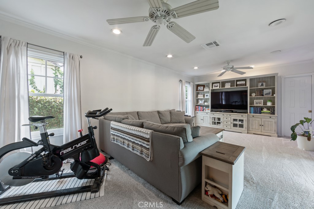 6880 East 10th Street