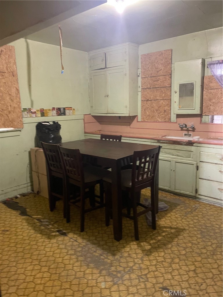 816 W 62nd Street