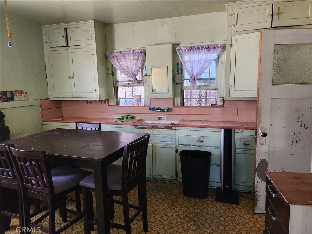 816 W 62nd Street