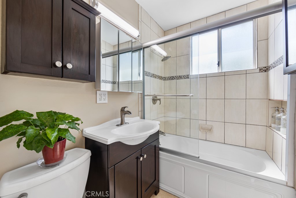 5338 Premiere Avenue