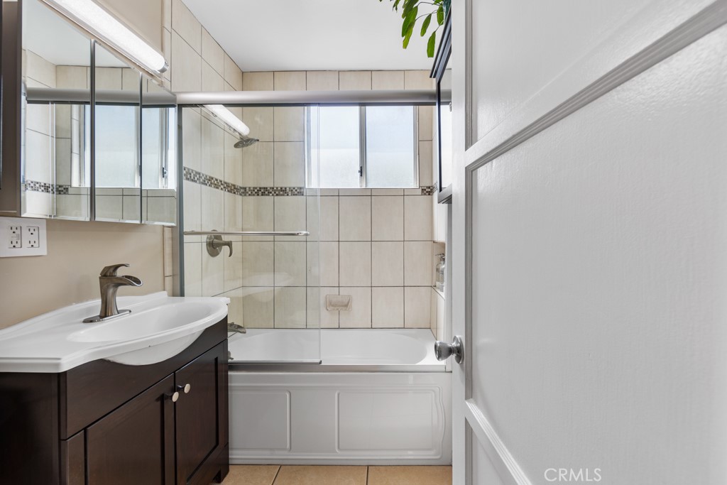 5338 Premiere Avenue