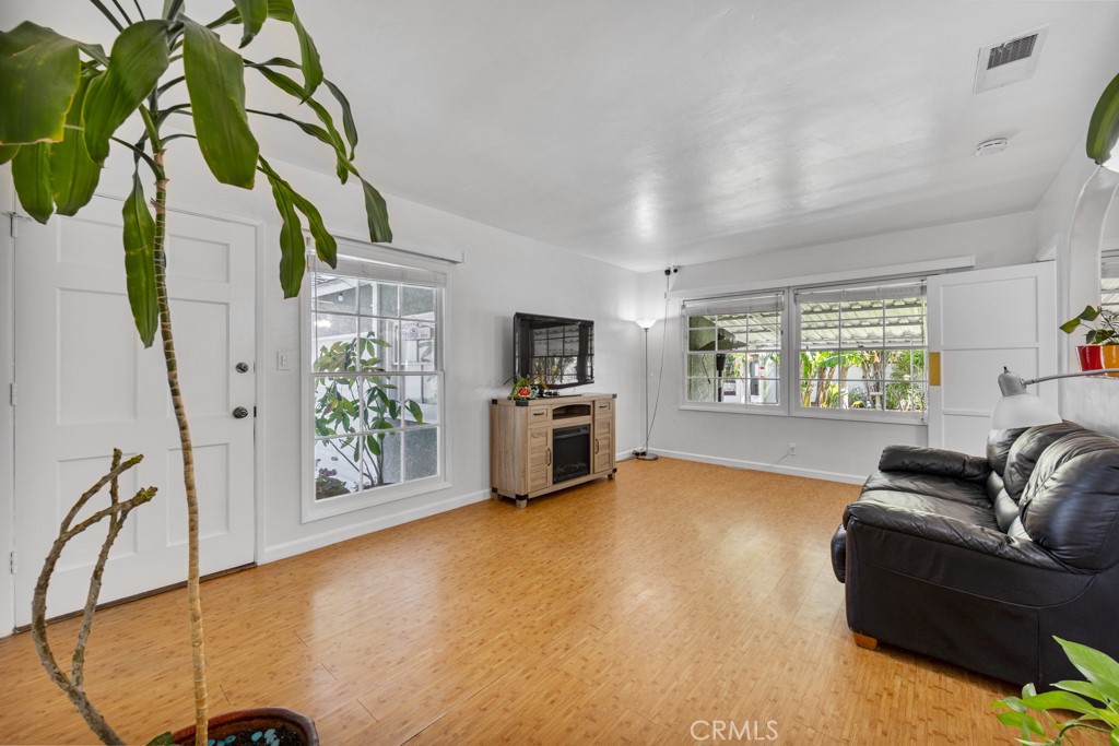 5338 Premiere Avenue