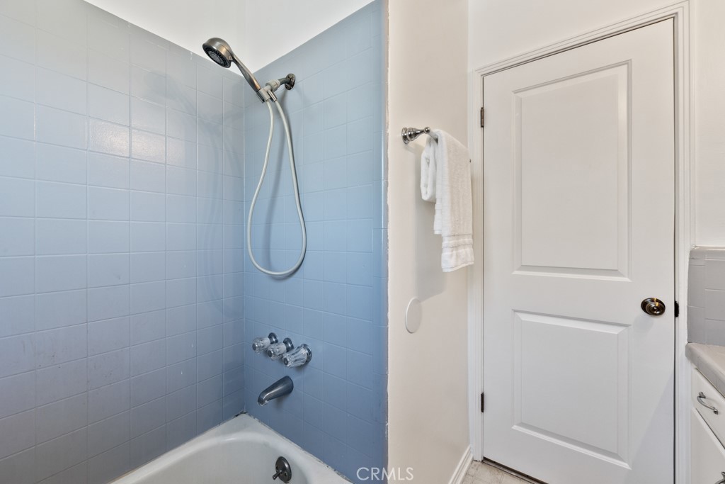 5634 E Mezzanine Way