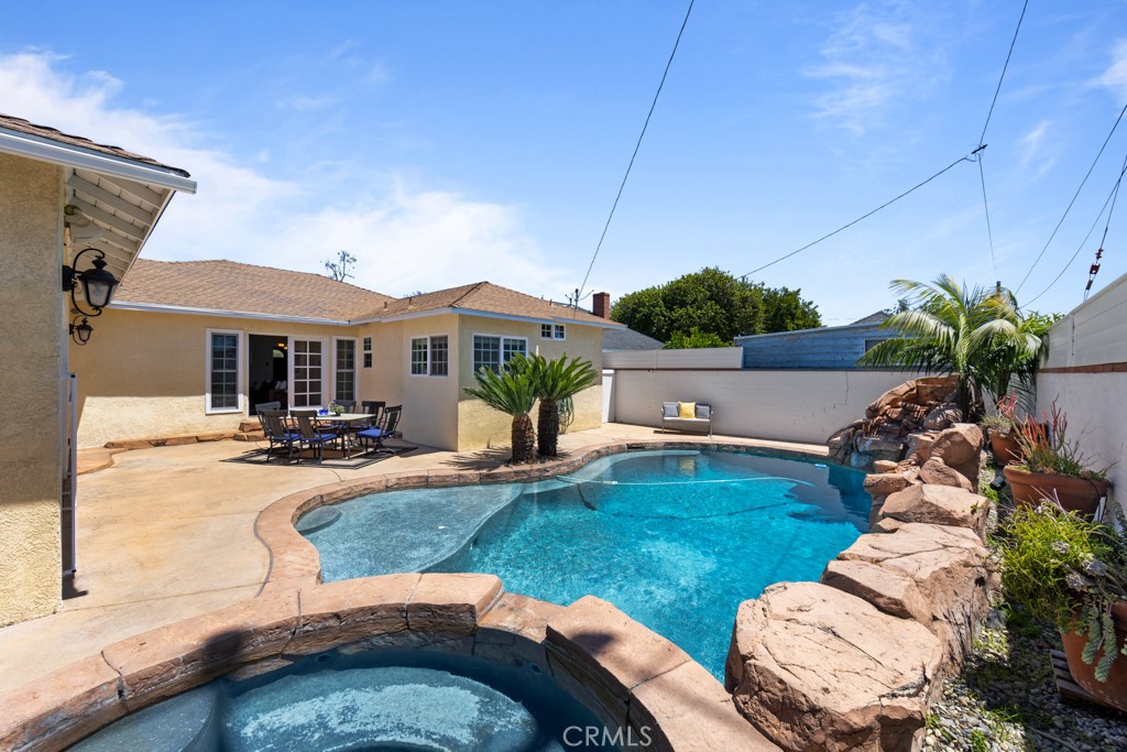 5634 E Mezzanine Way