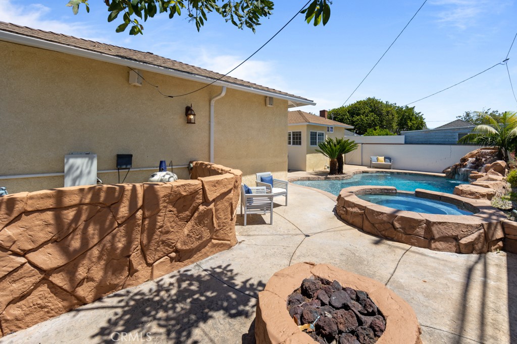 5634 E Mezzanine Way