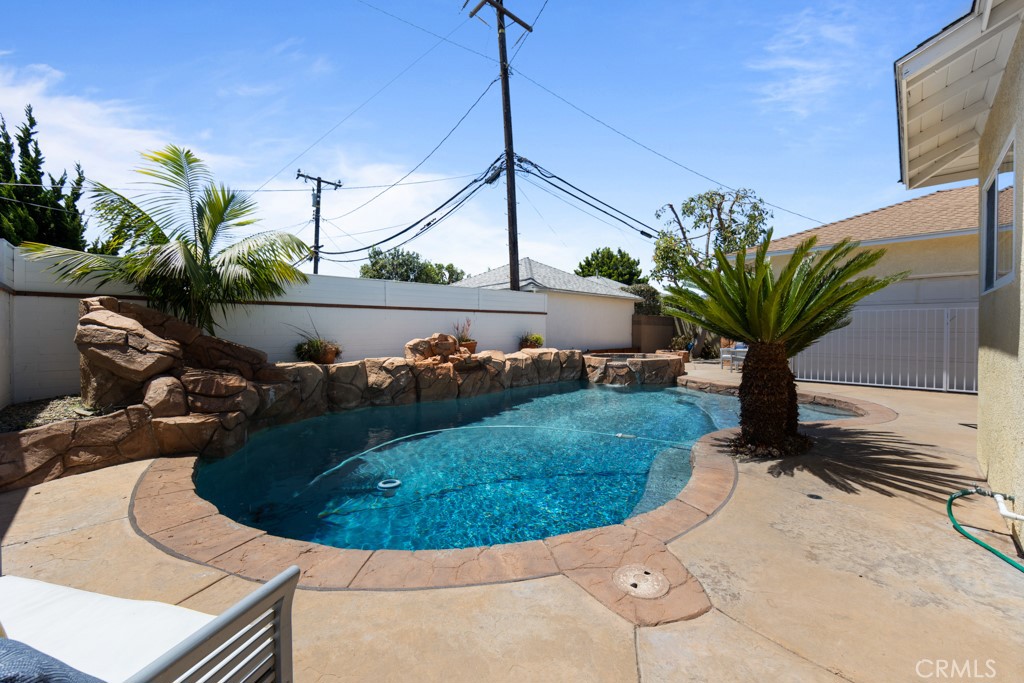 5634 E Mezzanine Way