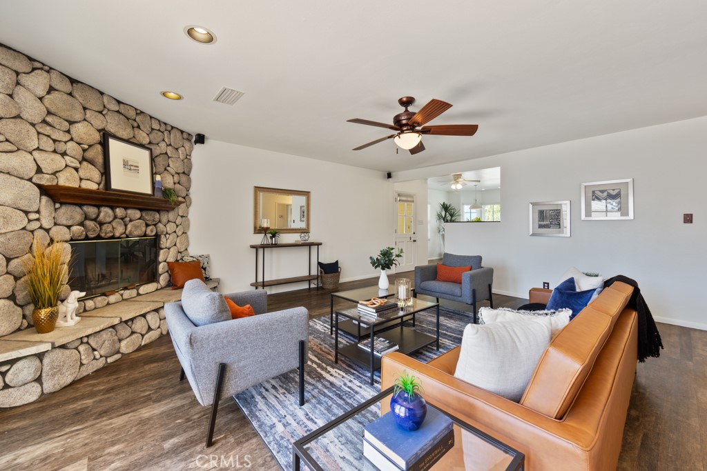 5634 E Mezzanine Way