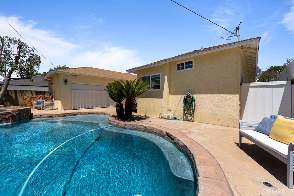 5634 E Mezzanine Way