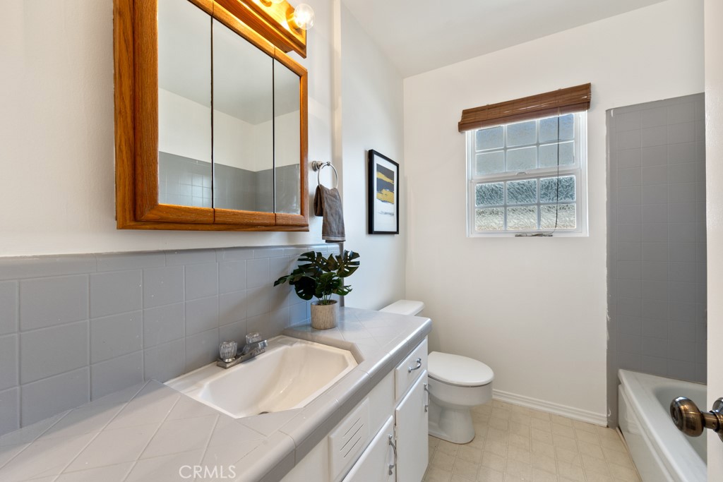 5634 E Mezzanine Way