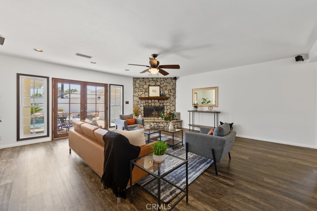 5634 E Mezzanine Way