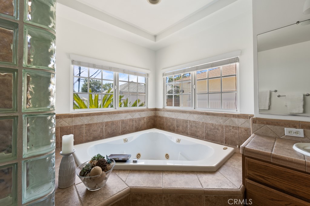 5634 E Mezzanine Way