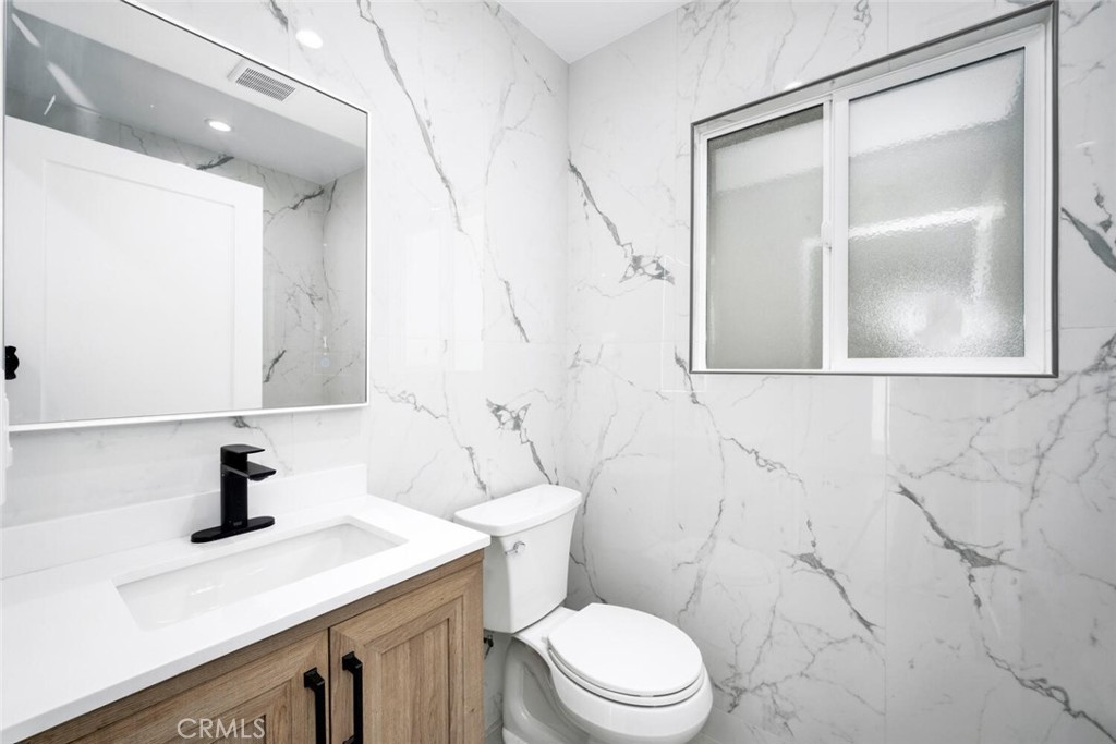 1652 E Rogers Street A