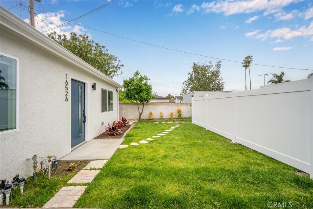 1652 E Rogers Street A