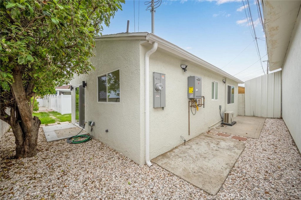 1652 E Rogers Street A