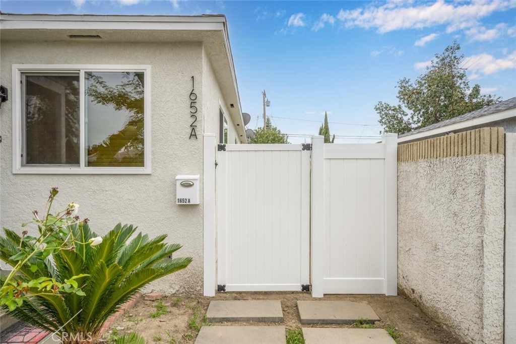 1652 E Rogers Street A