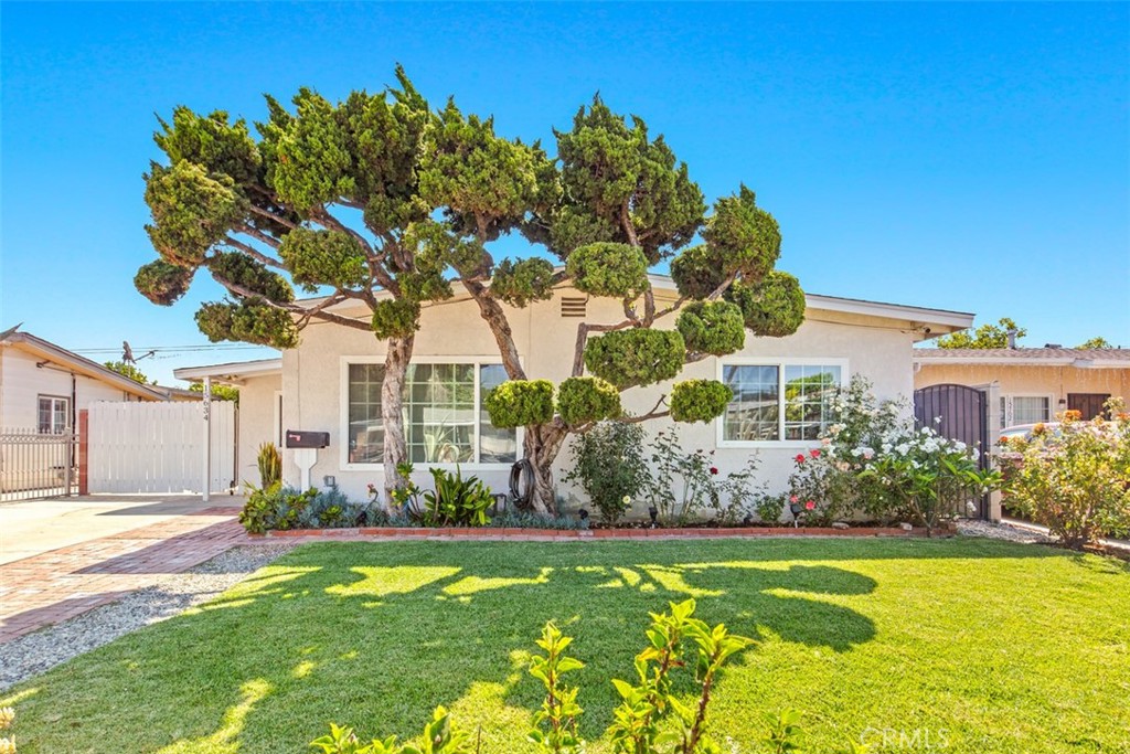 15634 Madris Ave.