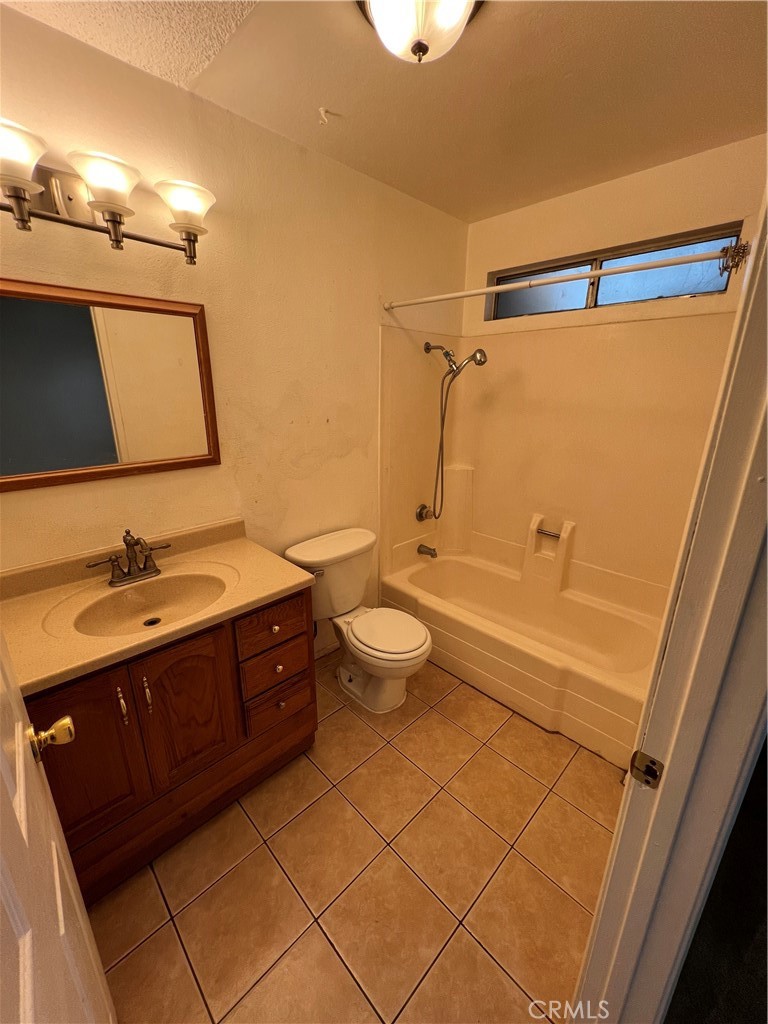 21522 Belshire Avenue 12