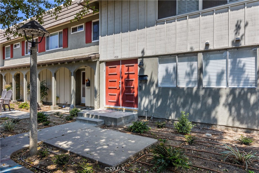 4721 Larwin Avenue