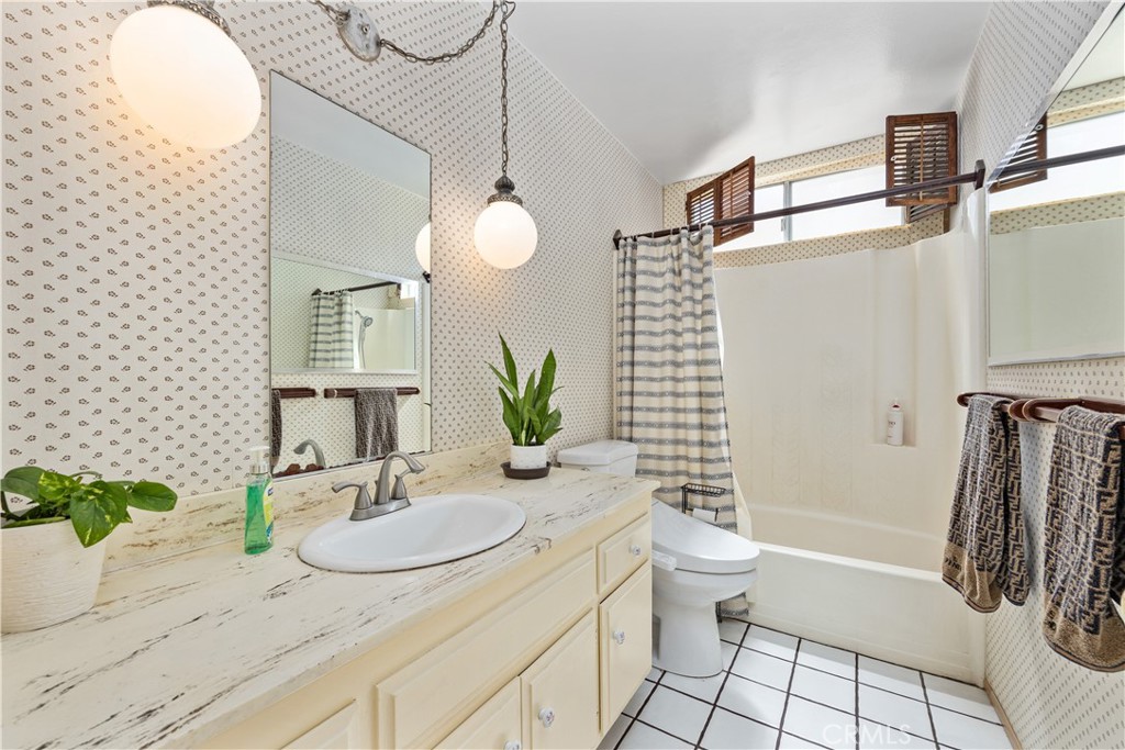 5222 Bridgewood Drive