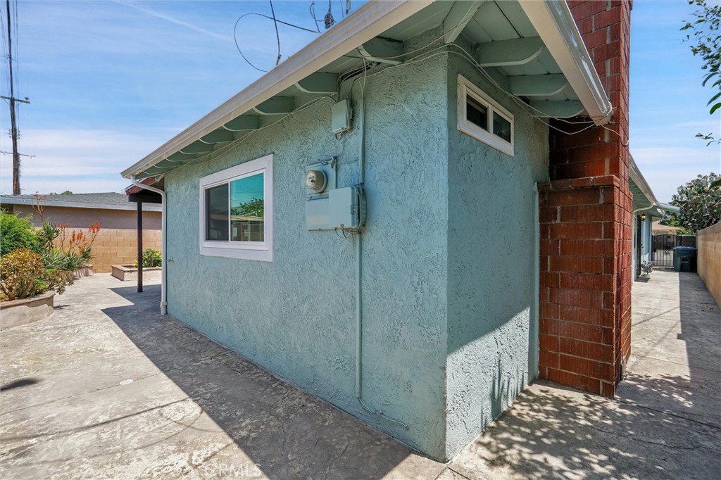 17529 Thornlake Avenue